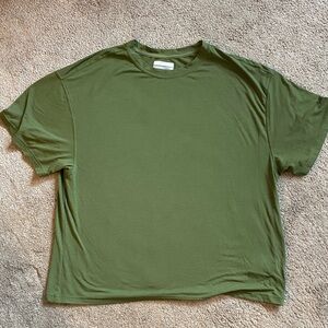 Women's Olive Green Crewneck Short Sleeve Top. Columbia. Womens size Large